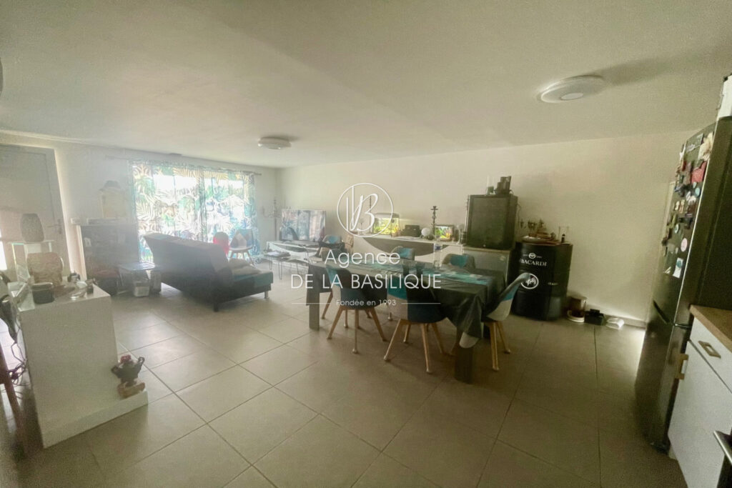 vente maison 4 Pièce(s) – 4 pièces – 7 chambres – 296.00 m²