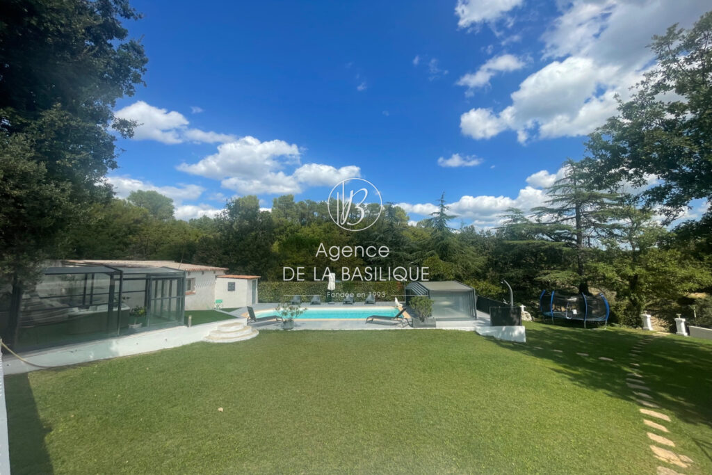 vente maison 4 Pièce(s) – 4 pièces – 7 chambres – 296.00 m²