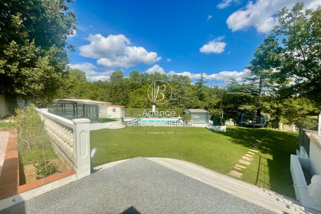 vente maison 4 Pièce(s) – 4 pièces – 7 chambres – 296.00 m²