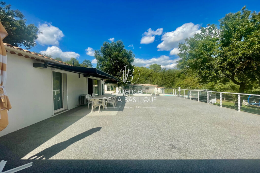 vente maison 4 Pièce(s) – 4 pièces – 7 chambres – 296.00 m²