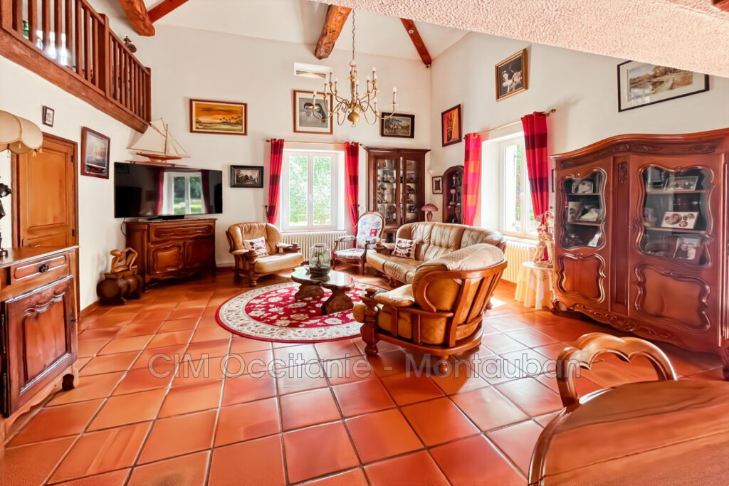 vente maison 6 Pièce(s) – 6 pièces – 4 chambres – 201.00 m²