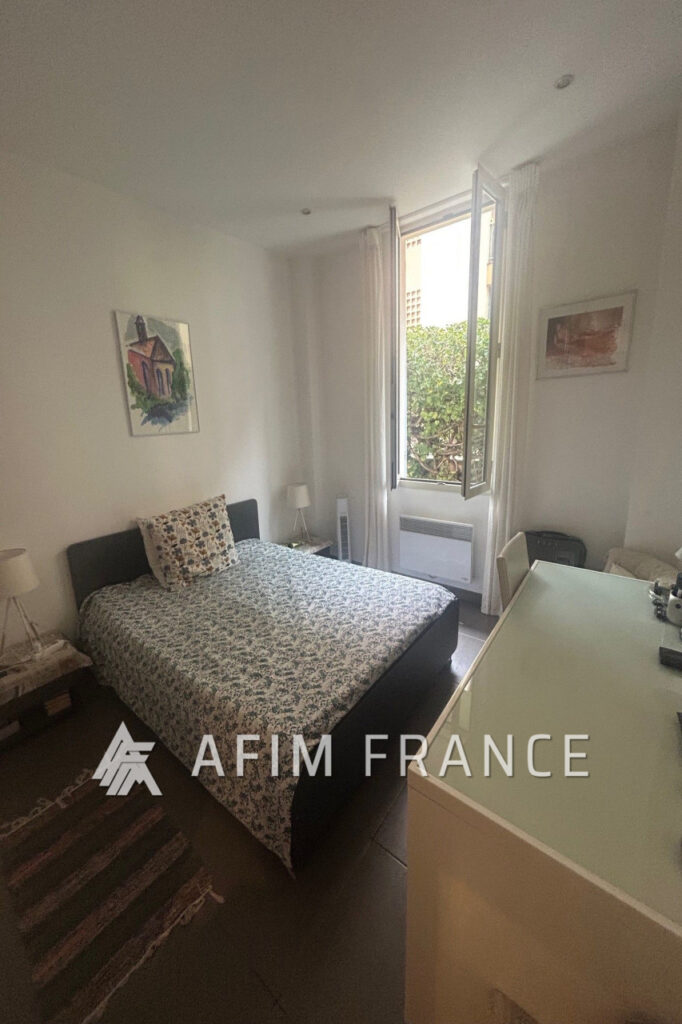 En plein centre de Beausoleil, proche de toutes commodités et  – 3 pièces – 2 chambres – 51.00 m²