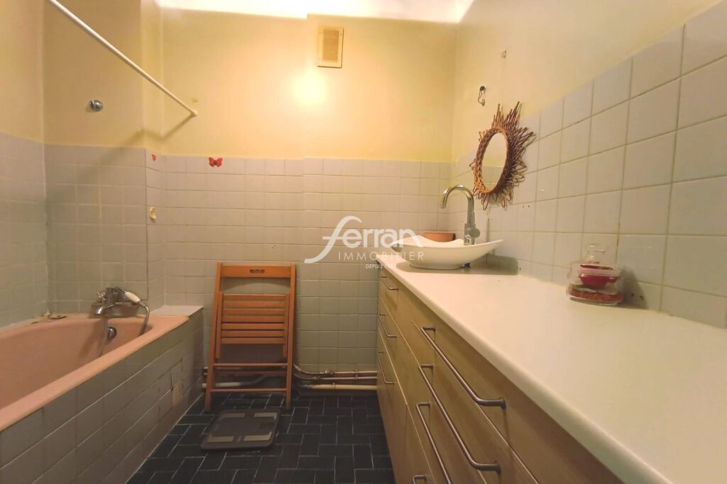 A vendre Appartement type 3 de 76m²+ cave à Draguignan – 4 pièces – 2 chambres – 76.70 m²