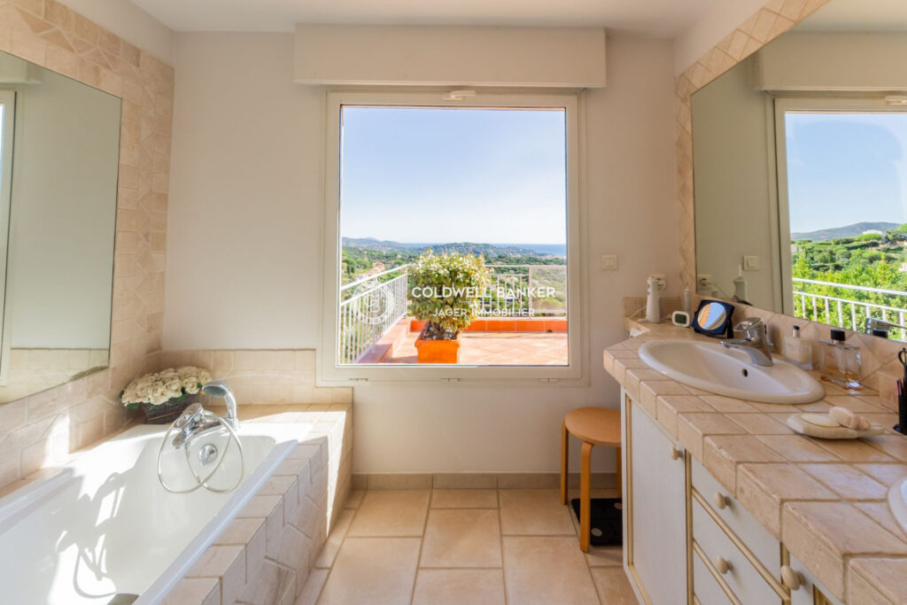 vente villa provençale 7 Pièce(s) – 7 pièces – 5 chambres – 247.00 m²