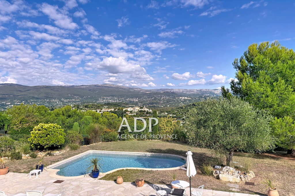 vente maison 8 Pièce(s) – 8 pièces – 5 chambres – 218.00 m²