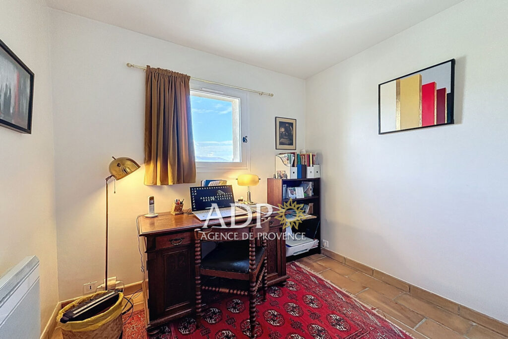 vente maison 8 Pièce(s) – 8 pièces – 5 chambres – 218.00 m²