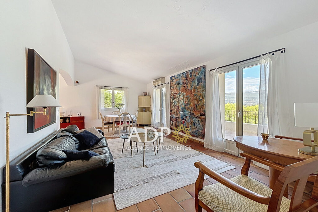 vente maison 8 Pièce(s) – 8 pièces – 5 chambres – 218.00 m²