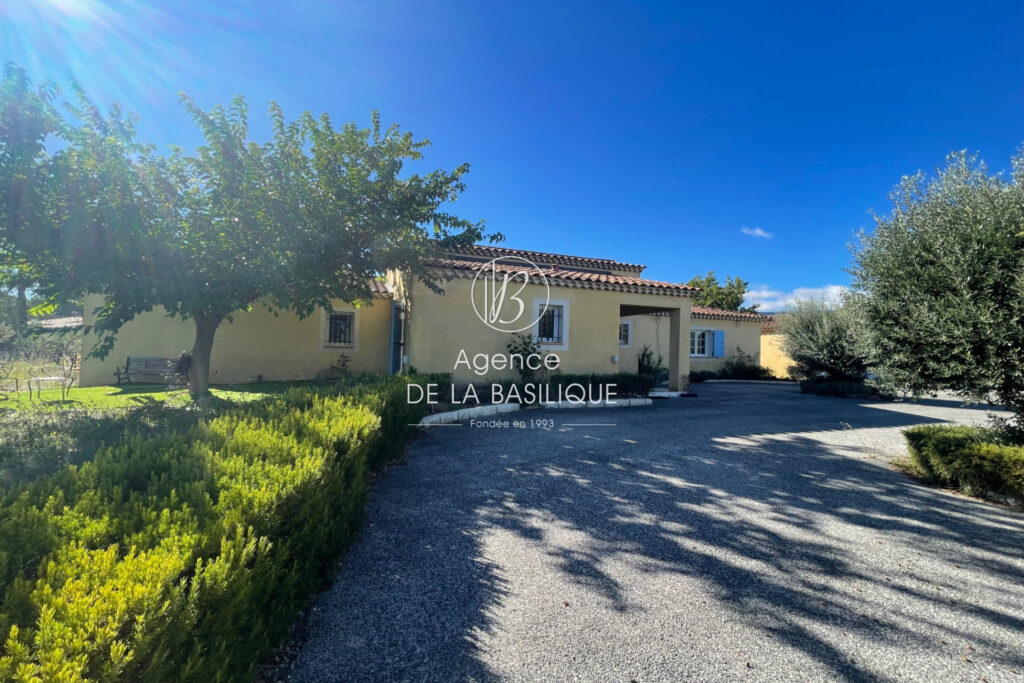 vente maison 7 Pièce(s) – 7 pièces – 5 chambres – 300.00 m²