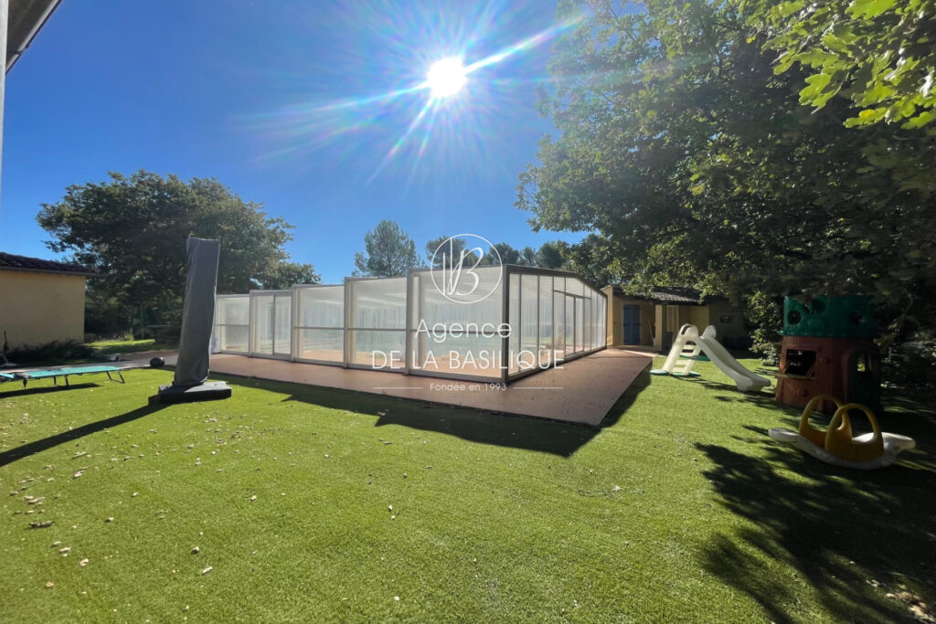 vente maison 7 Pièce(s) – 7 pièces – 5 chambres – 300.00 m²