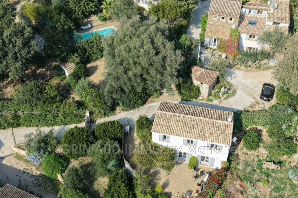 Charmante maison avec piscine et studio, vue dégagée en campag – 5 pièces – 3 chambres – 132.00 m²