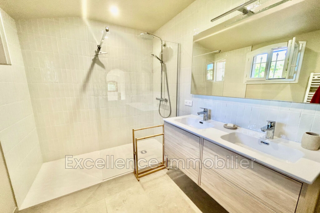 vente villa 6 Pièce(s) – 6 pièces – 4 chambres – 140.00 m²