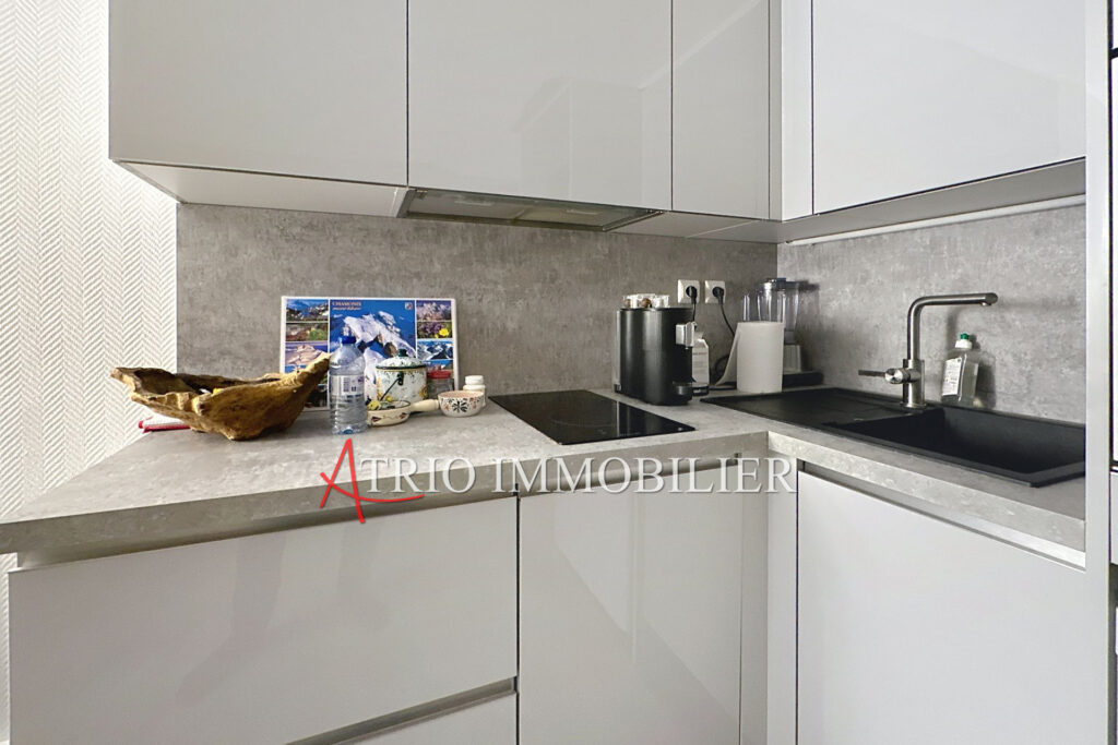 Dans une belle petite résidence au calme, véritable havre de p – 2 pièces – 1 chambre – 30.00 m²