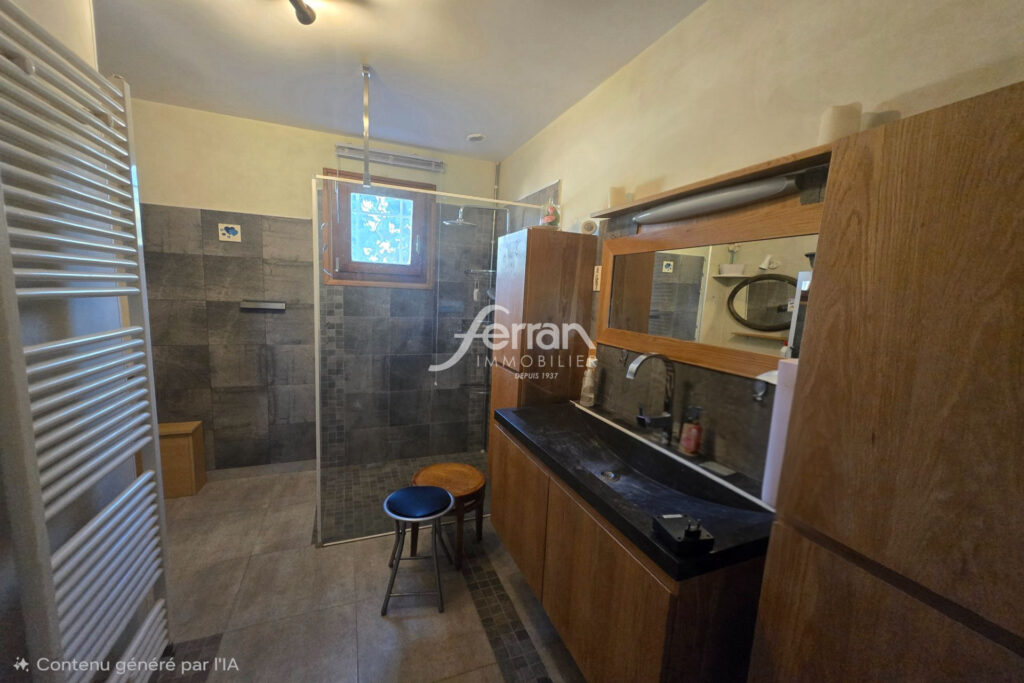 A vendre à Salernes villa 3 chambres sur un terrain de 2000m2 – 5 pièces – 3 chambres – 140.00 m²