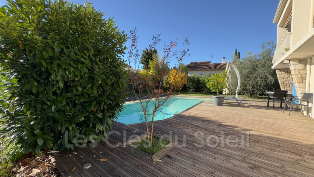 vente  6 Pièce(s) – 6 pièces – 4 chambres – 145.00 m²