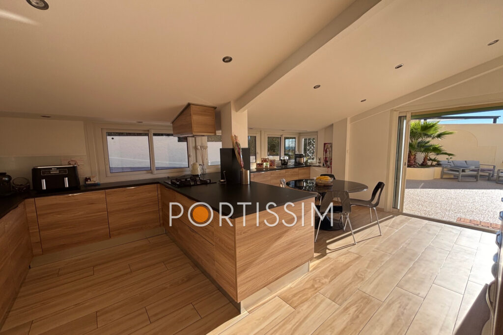 vente maison 5 Pièce(s) – 5 pièces – 4 chambres – 242.00 m²