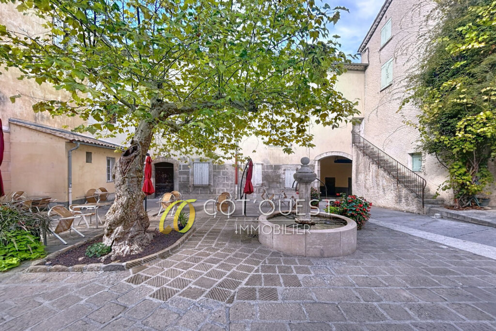 vente immeuble 4 Pièce(s) – 6 pièces – 5 chambres – 142.24 m²