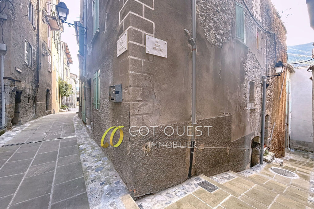 vente immeuble 4 Pièce(s) – 6 pièces – 5 chambres – 142.24 m²