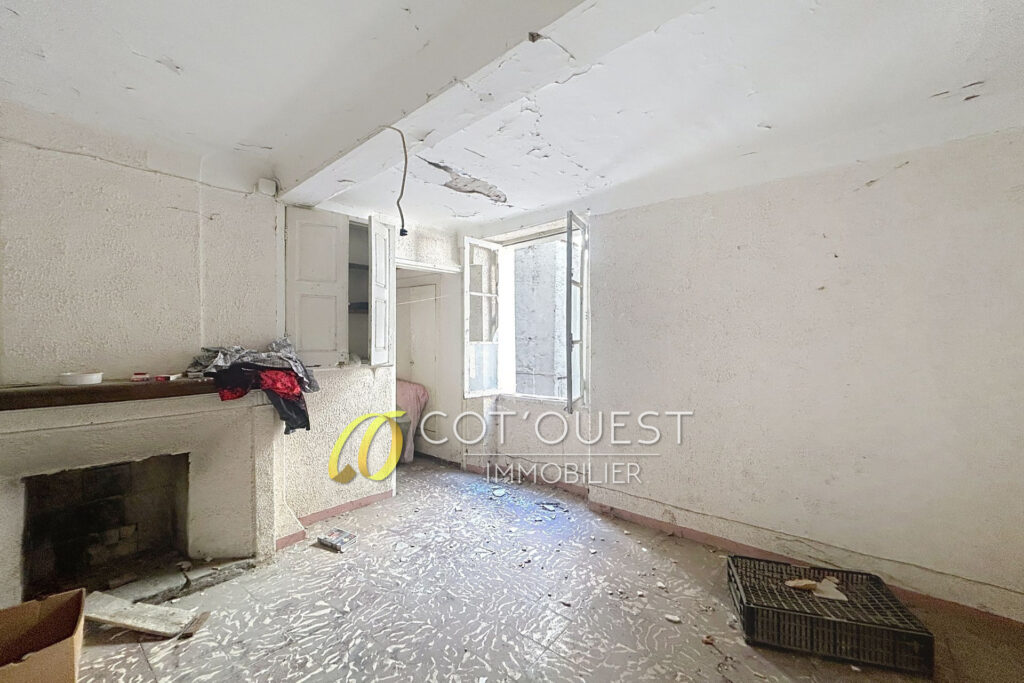 vente immeuble 4 Pièce(s) – 6 pièces – 5 chambres – 142.24 m²