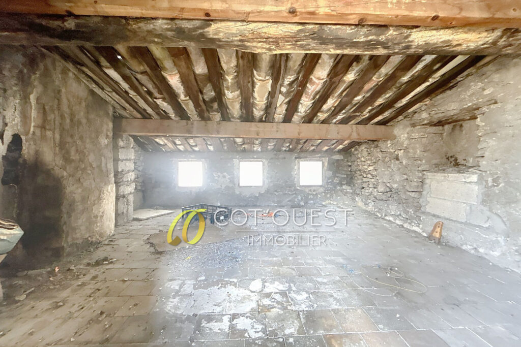 vente immeuble 4 Pièce(s) – 6 pièces – 5 chambres – 142.24 m²