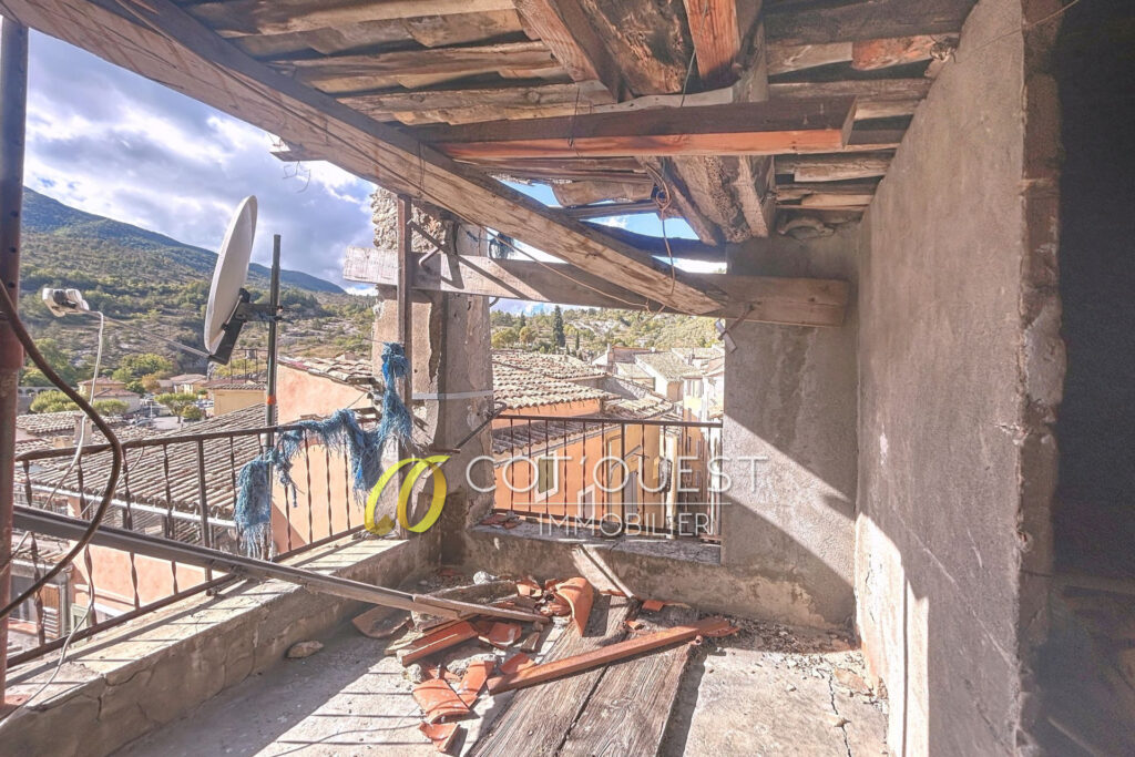 vente immeuble 4 Pièce(s) – 6 pièces – 5 chambres – 142.24 m²