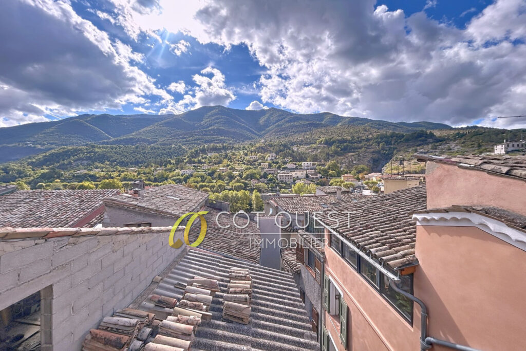 vente immeuble 4 Pièce(s) – 6 pièces – 5 chambres – 142.24 m²