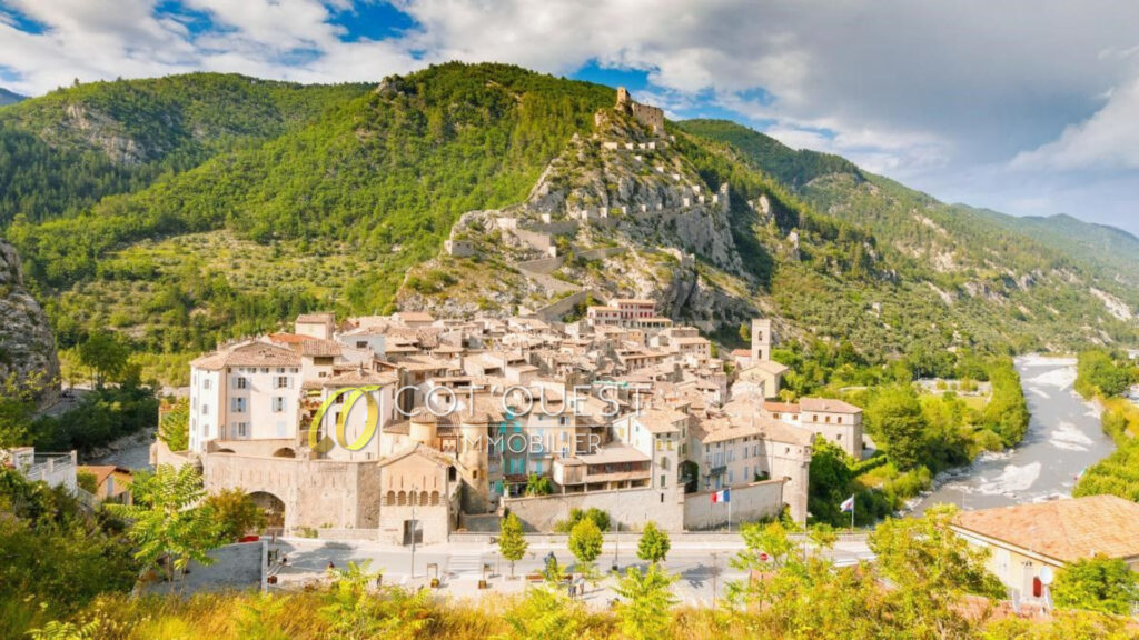 vente immeuble 4 Pièce(s) – 6 pièces – 5 chambres – 142.24 m²