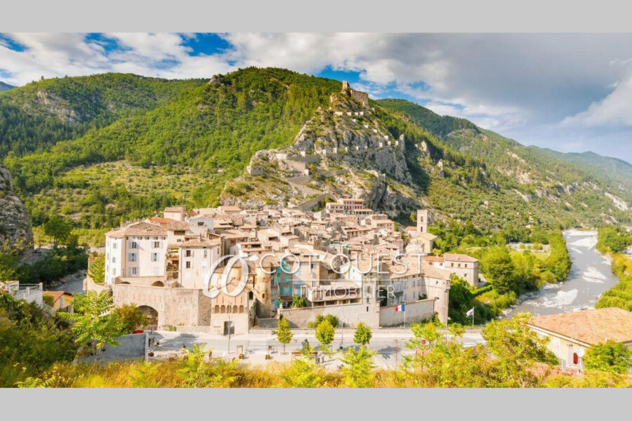 Maison à vendre à Entrevaux