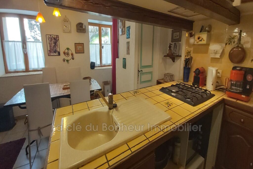 vente maison de village 4 Pièce(s) – 4 pièces – 2 chambres – 74.00 m²