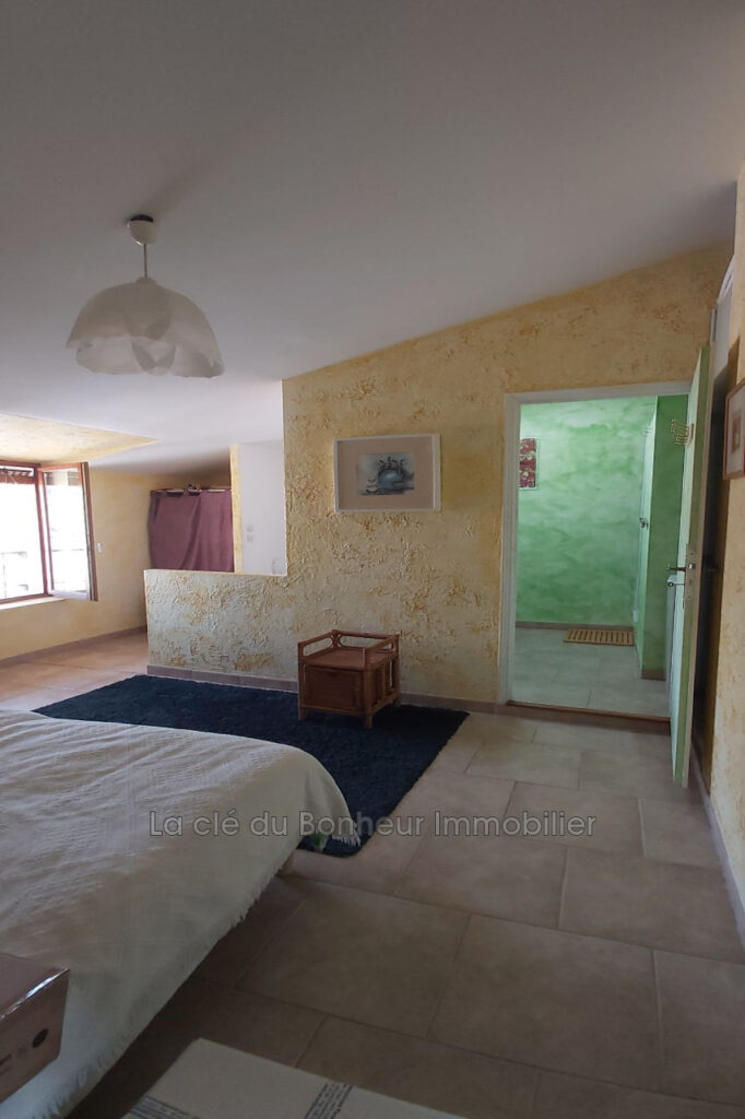 vente maison de village 4 Pièce(s) – 4 pièces – 2 chambres – 74.00 m²