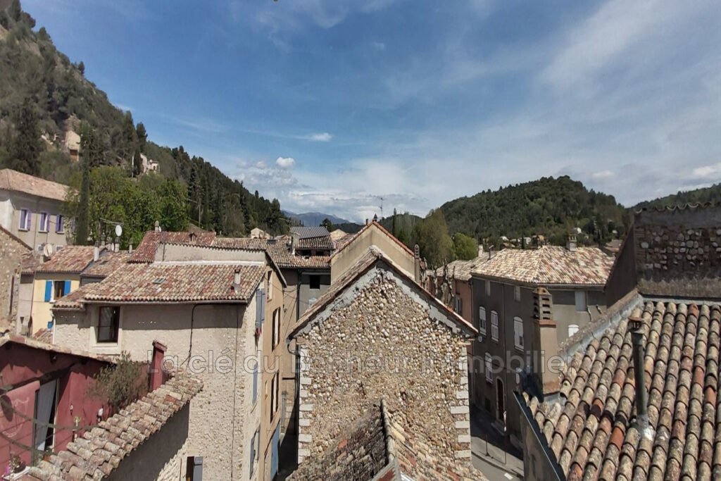 vente maison de village 4 Pièce(s) – 4 pièces – 2 chambres – 74.00 m²