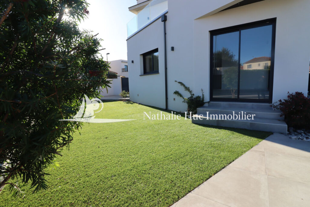 vente maison contemporaine 5 Pièce(s) – 5 pièces – 4 chambres – 111.00 m²