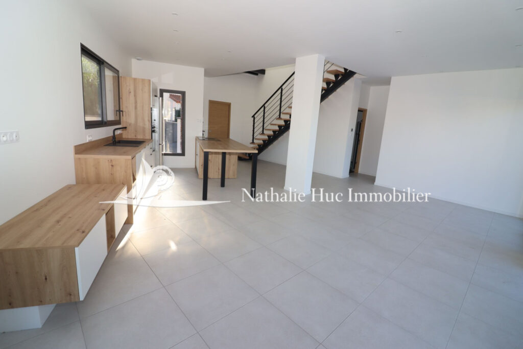 vente maison contemporaine 5 Pièce(s) – 5 pièces – 4 chambres – 111.00 m²
