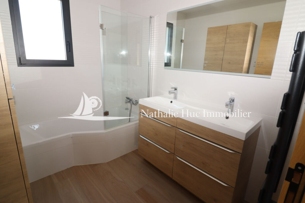 vente maison contemporaine 5 Pièce(s) – 5 pièces – 4 chambres – 111.00 m²