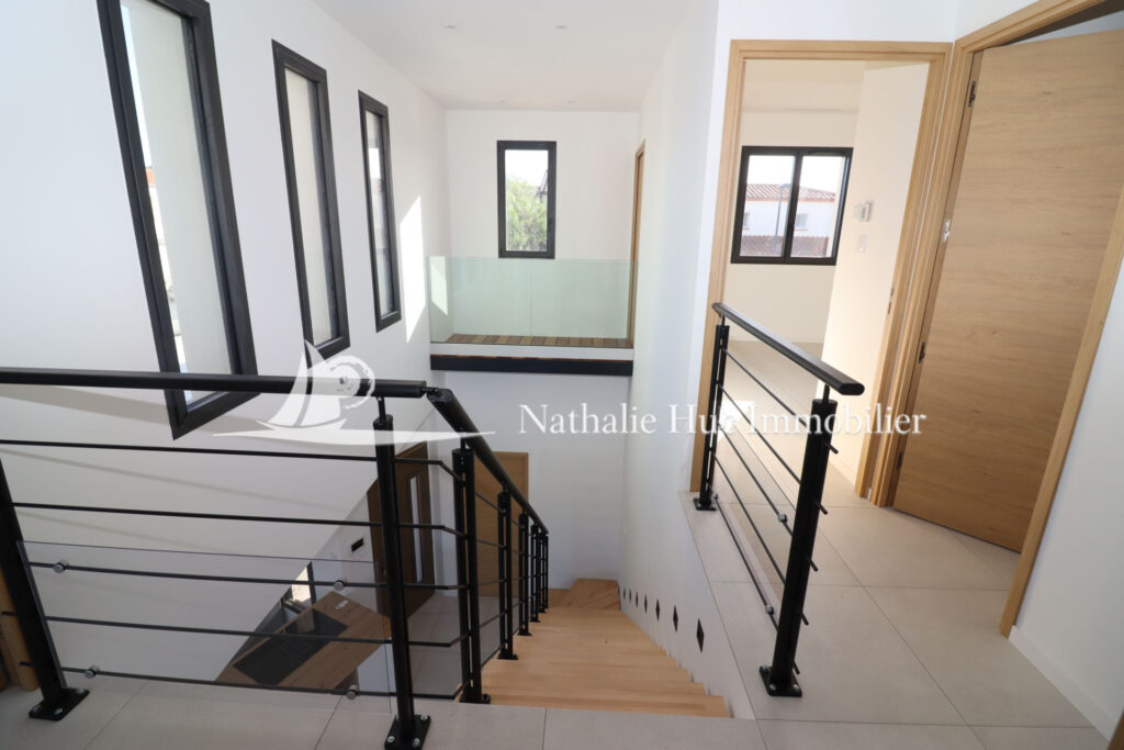 vente maison contemporaine 5 Pièce(s) – 5 pièces – 4 chambres – 111.00 m²