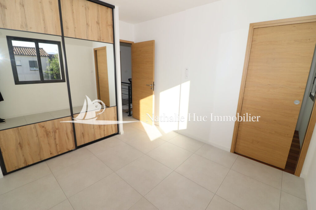 vente maison contemporaine 5 Pièce(s) – 5 pièces – 4 chambres – 111.00 m²