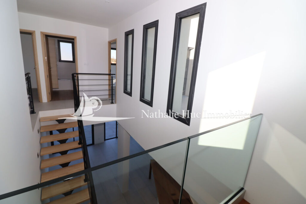 vente maison contemporaine 5 Pièce(s) – 5 pièces – 4 chambres – 111.00 m²