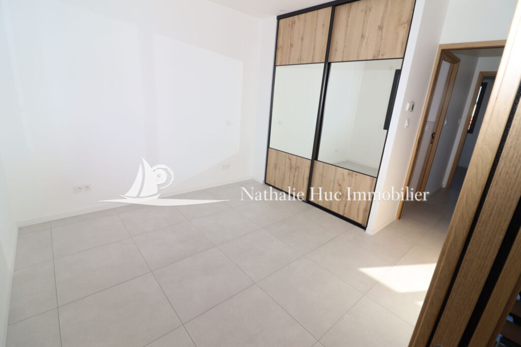 vente maison contemporaine 5 Pièce(s) – 5 pièces – 4 chambres – 111.00 m²