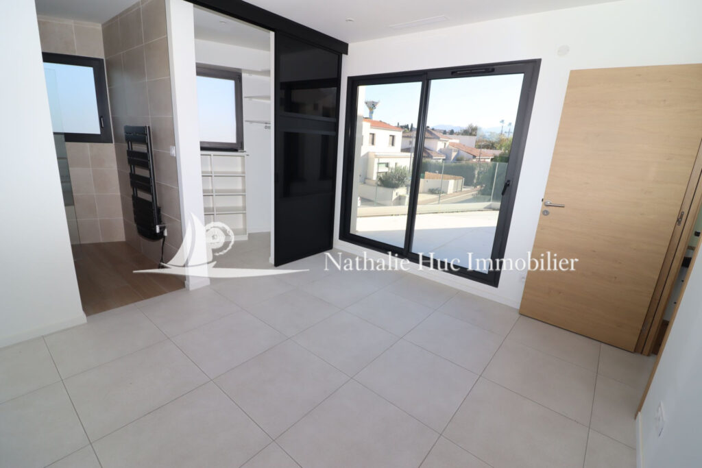 vente maison contemporaine 5 Pièce(s) – 5 pièces – 4 chambres – 111.00 m²