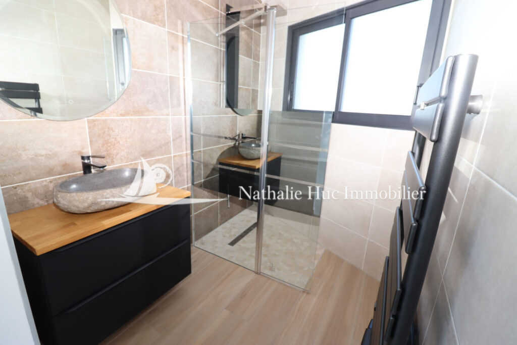 vente maison contemporaine 5 Pièce(s) – 5 pièces – 4 chambres – 111.00 m²