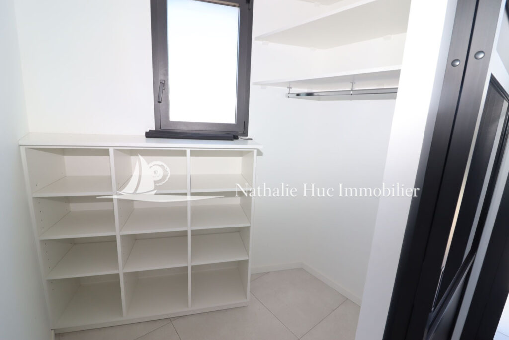 vente maison contemporaine 5 Pièce(s) – 5 pièces – 4 chambres – 111.00 m²