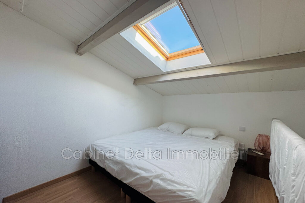 Niché dans une résidence sécurisée et au calme, ce charmant ap – NR pièces – 2 chambres – 40.00 m²