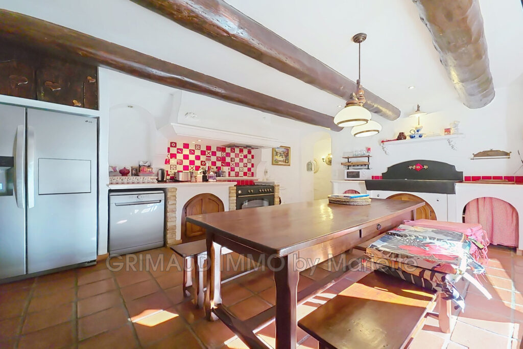 vente maison 8 Pièce(s) – 8 pièces – 5 chambres – 360.00 m²