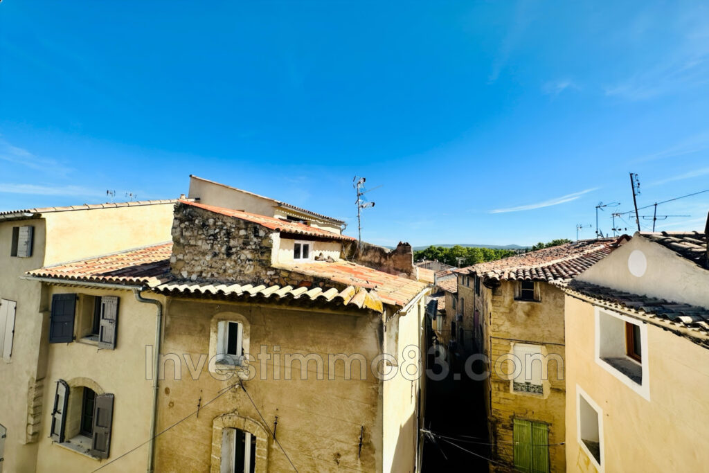 Au c½ur de PERTUIS, proche de toutes les commodités, dans un e – 2 pièces – 1 chambre – 49.59 m²