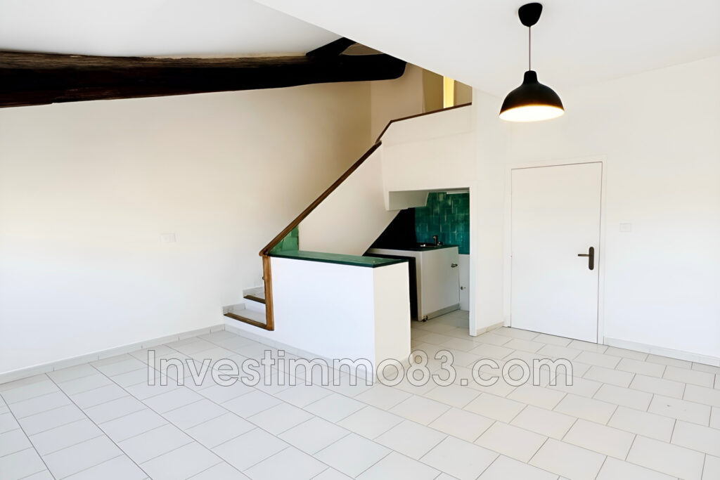 Au c½ur de PERTUIS, proche de toutes les commodités, dans un e – 3 pièces – 2 chambres – 42.28 m²