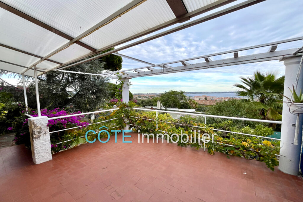 Collines Golfe juan, maison vue mer 100m² – 4 pièces – 2 chambres – 100.00 m²