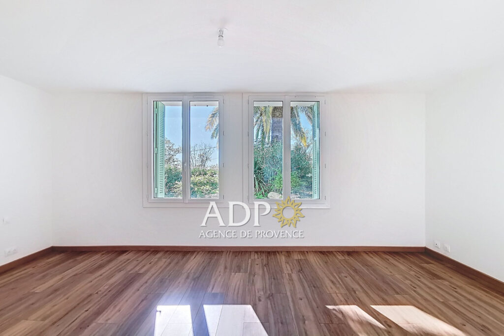 Appartement de Prestige aux portes de la Capitale des Parfums – 3 pièces – 2 chambres – 111.00 m²