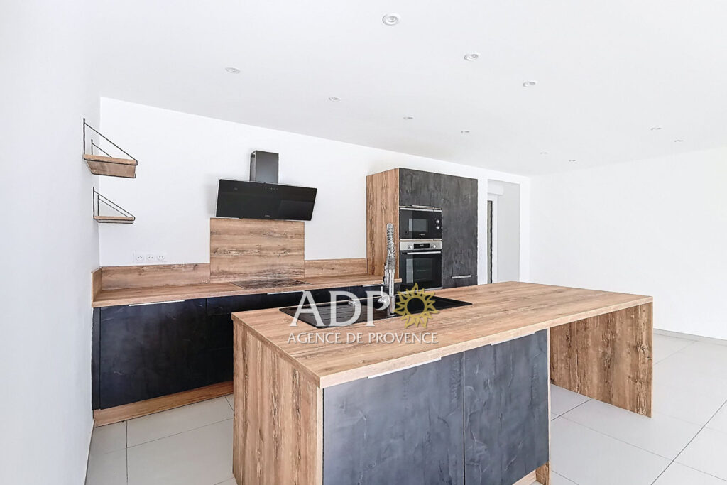 Appartement de Prestige aux portes de la Capitale des Parfums – 3 pièces – 2 chambres – 111.00 m²