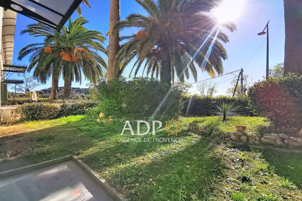 Appartement de Prestige aux portes de la Capitale des Parfums – 3 pièces – 2 chambres – 111.00 m²