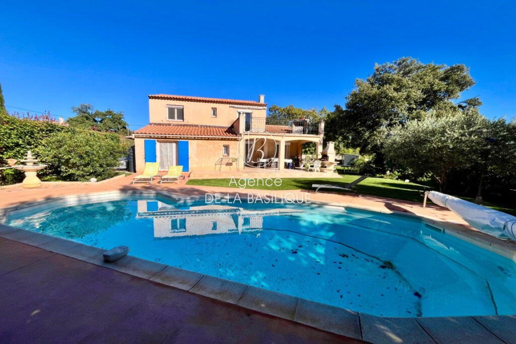 vente maison 5 Pièce(s) – 5 pièces – 4 chambres – 130.00 m²