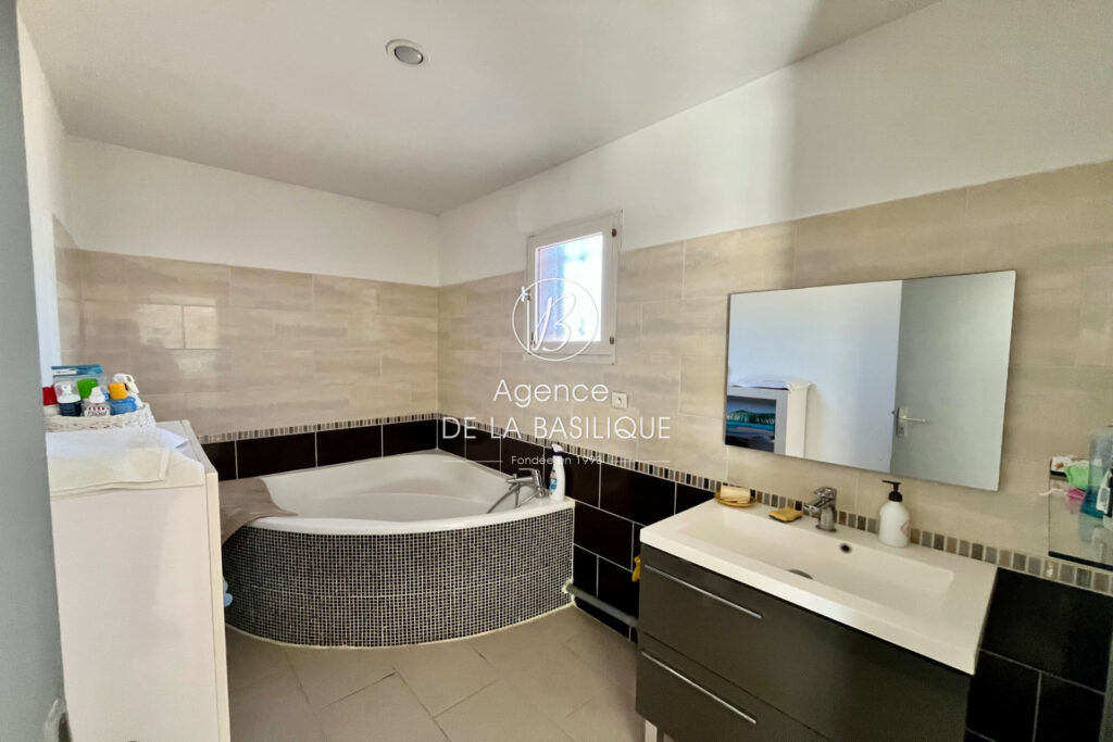 vente maison 5 Pièce(s) – 5 pièces – 4 chambres – 130.00 m²